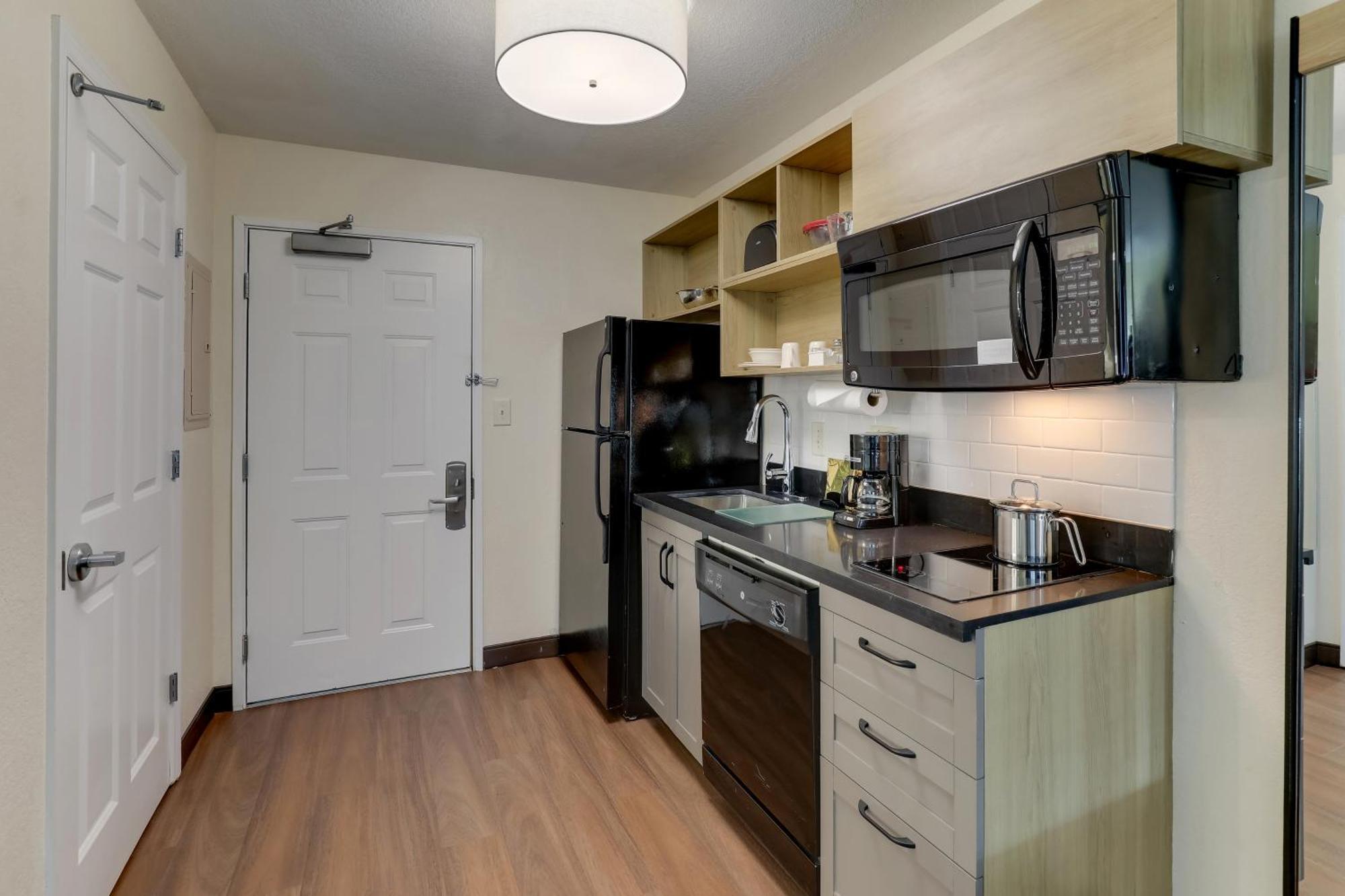 Candlewood By Ihg Hotel