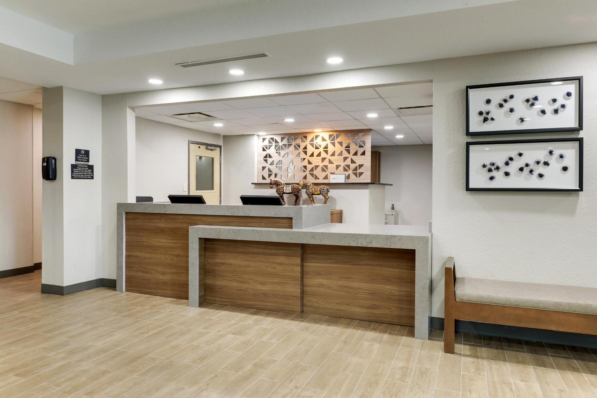 Hotel Candlewood By Ihg 3*