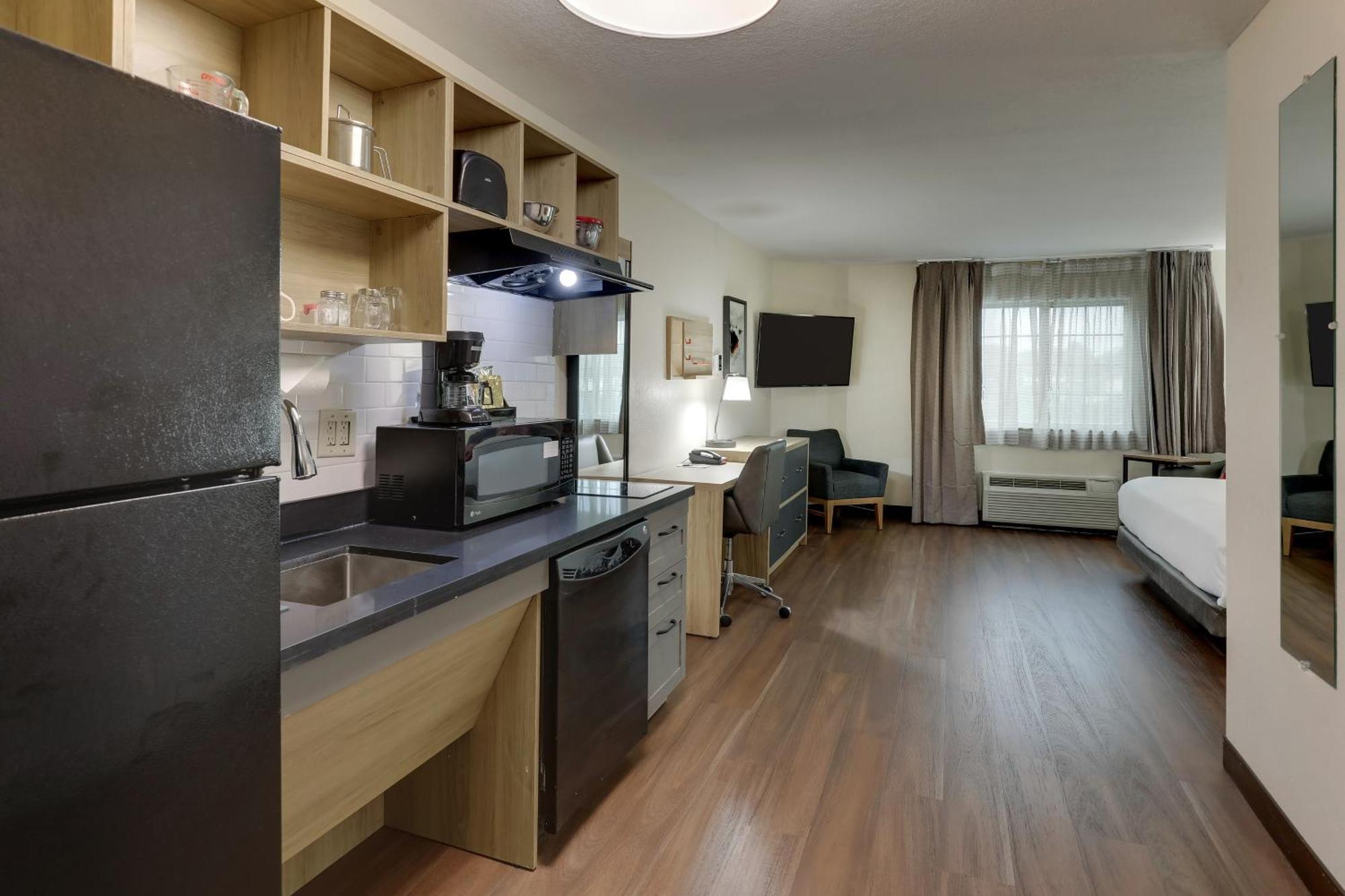 Candlewood By Ihg Hotel Lexington