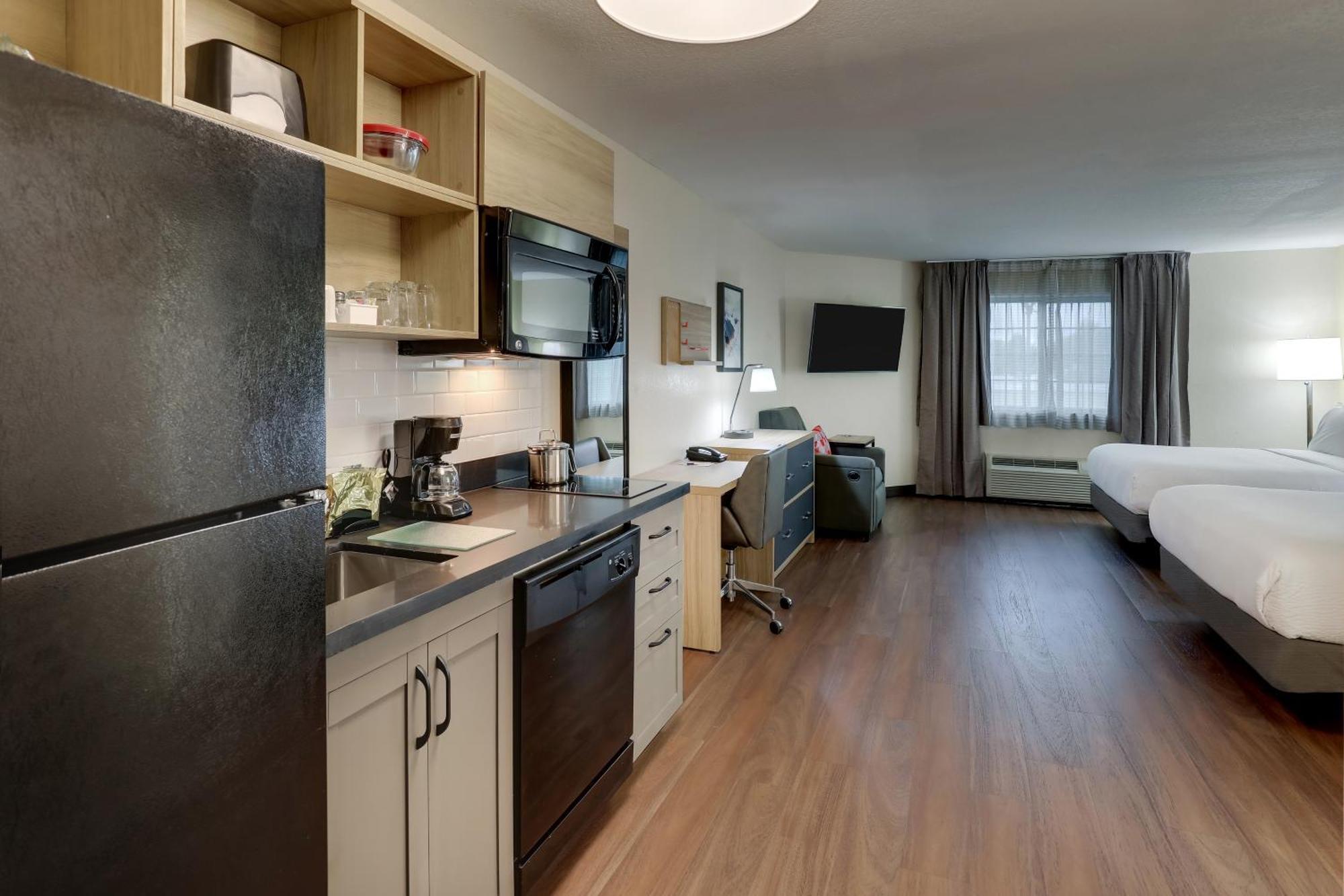 Hotel Candlewood By Ihg 3*
