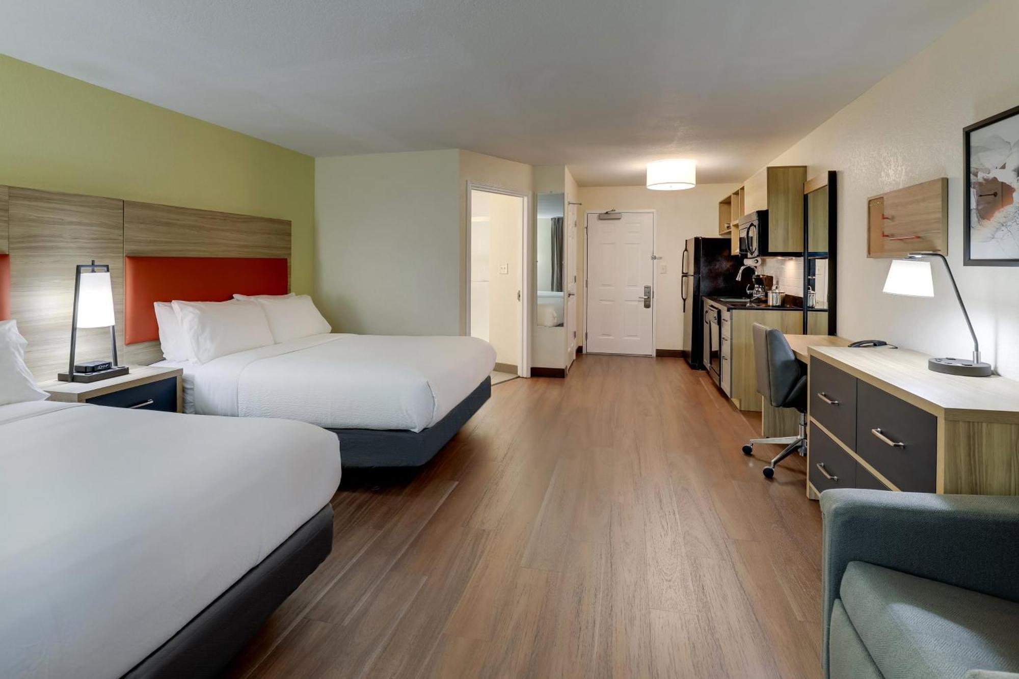 Candlewood By Ihg Hotel