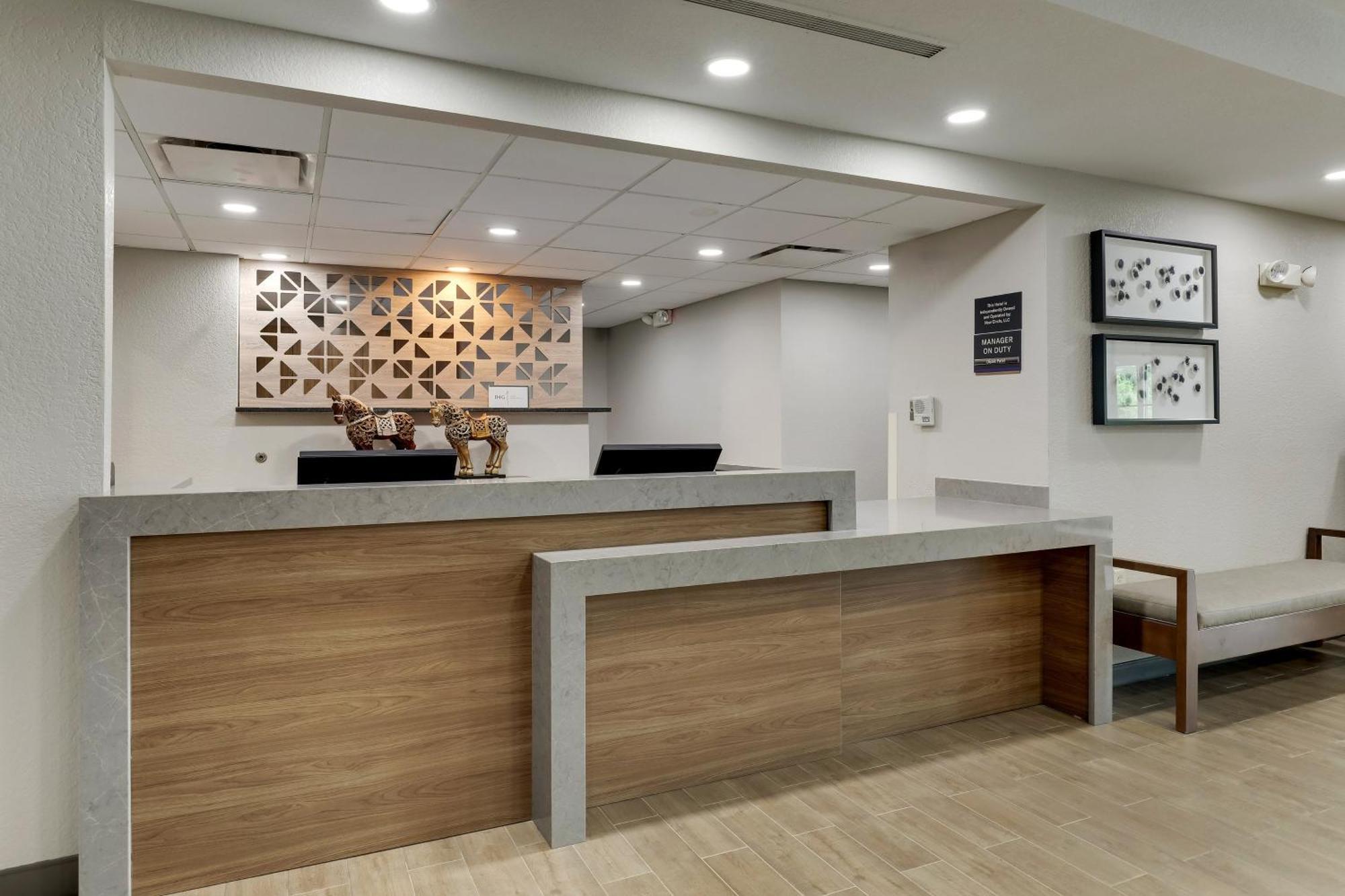 Candlewood By Ihg Hotel