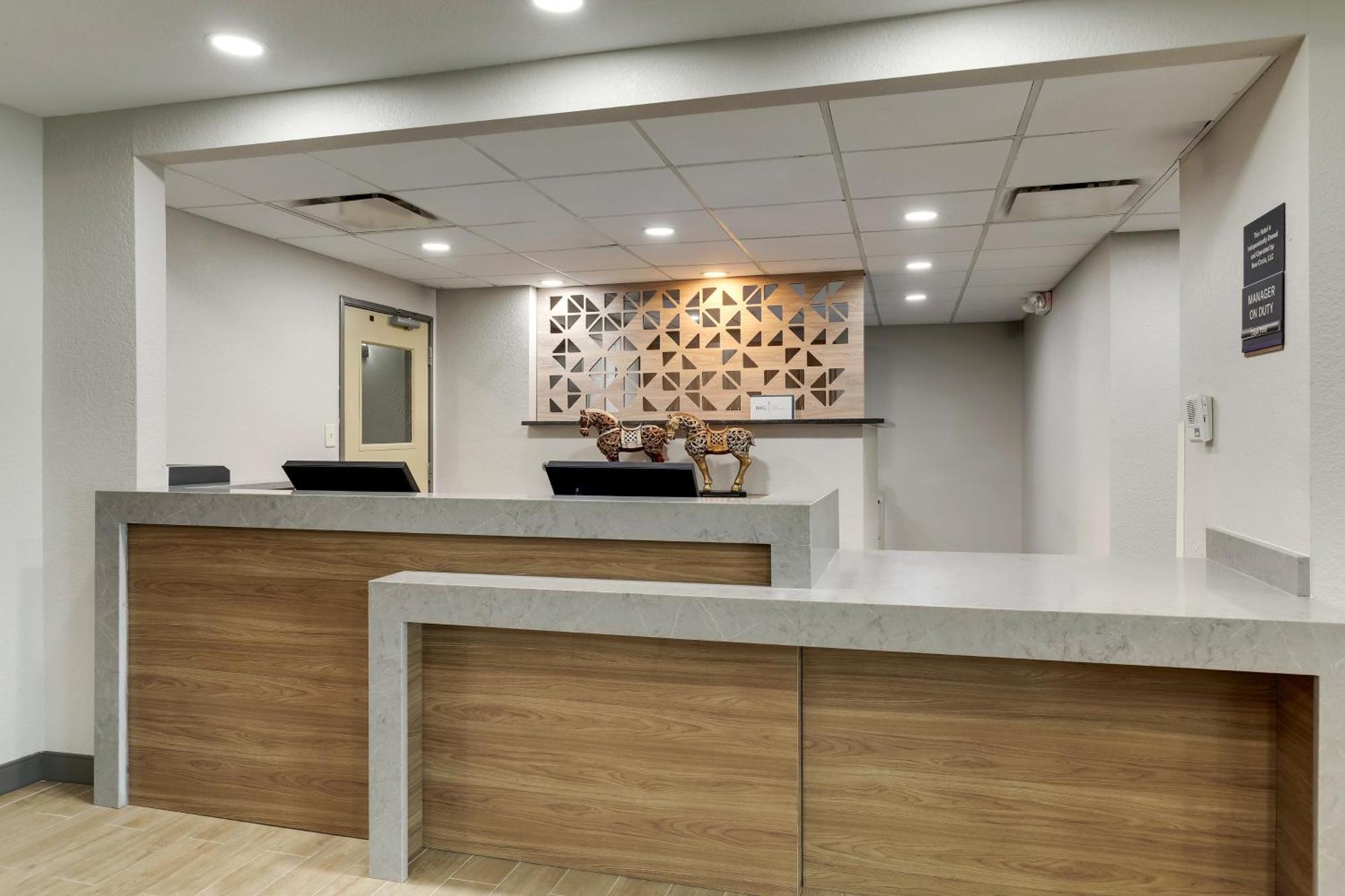 Hotel Candlewood By Ihg 3*