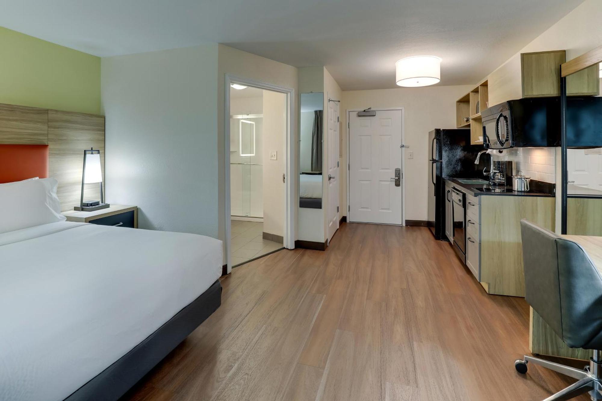 Hotel Candlewood By Ihg 3*