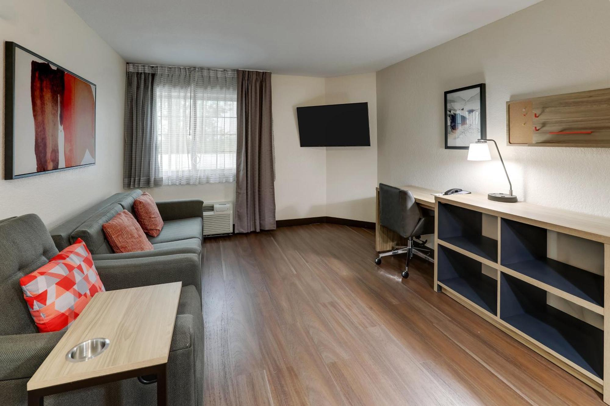 Candlewood By Ihg Hotel Lexington