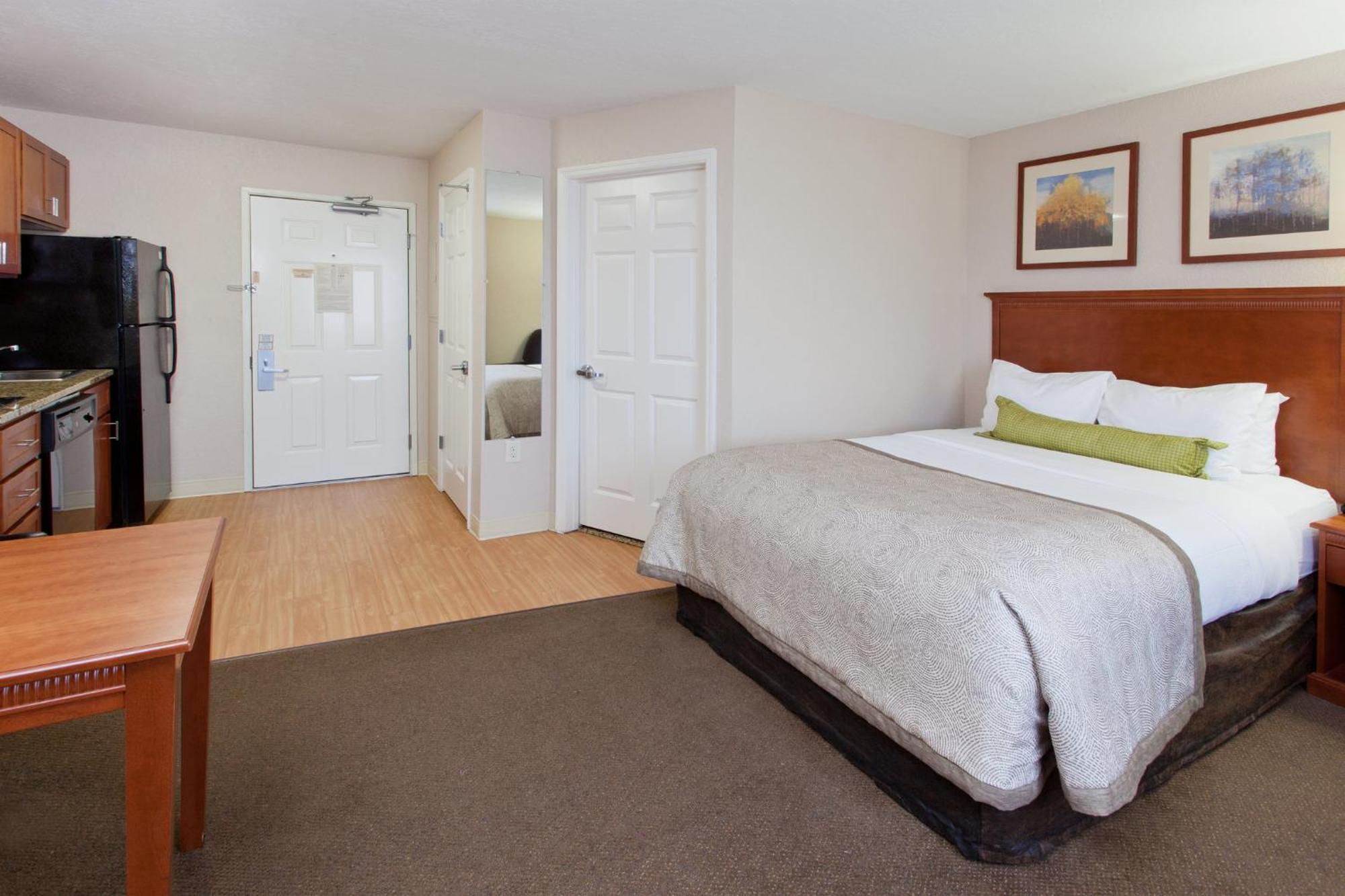 Candlewood By Ihg Hotel