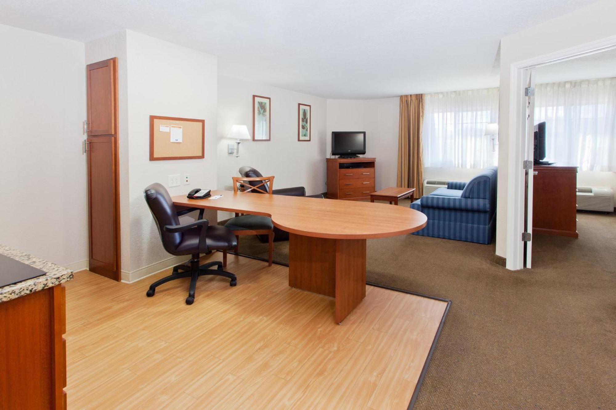Candlewood By Ihg Hotel