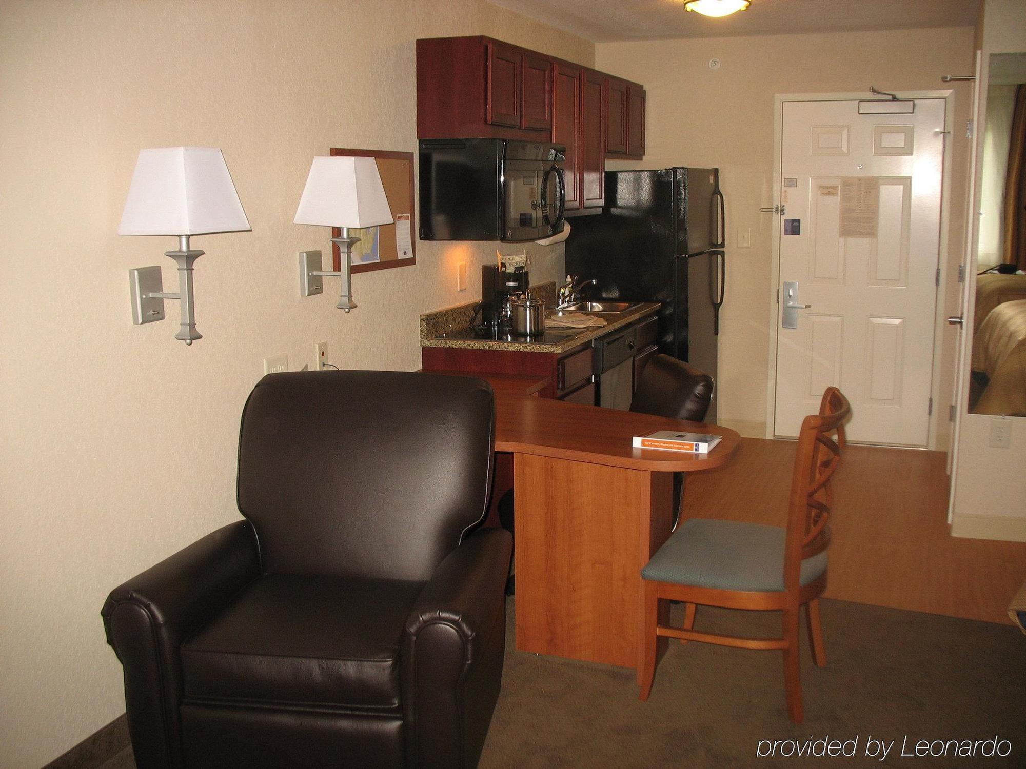 Candlewood By Ihg 3*